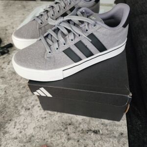 New In Box Adidas Daily 4.0  Gray Sneakers Sz M8 W9